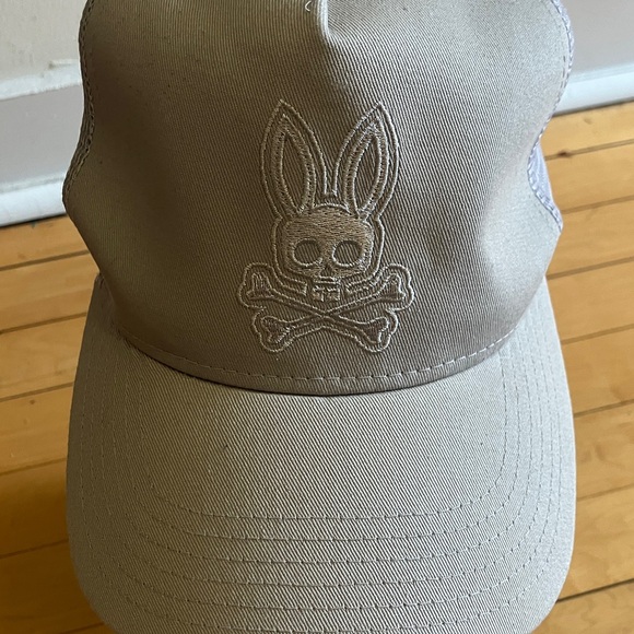Psycho Bunny Gray SnapBack Trucker Hat - Picture 3 of 9